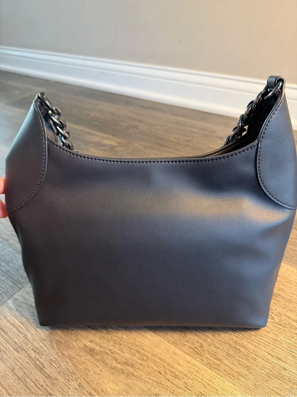 Simply Vera Vera Wang Black Shoulder Bag with Gunmetal Chain